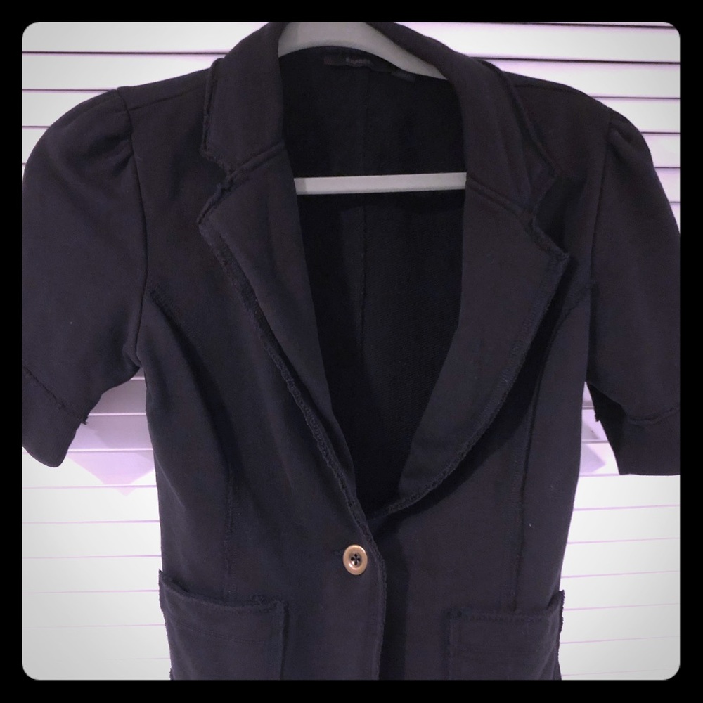 Short sleeve, short length blazer